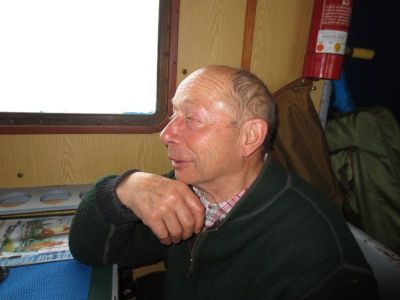 Wilhelm im Salon.