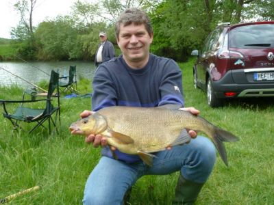 Brasse,  63cm,  2,85kg,  gefangen im Mai 2014 von Stefan Hoffmann im Teich Berkwiese (Teich Breitenbach).