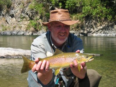Bachforelle aus dem Whakatane River.jpg