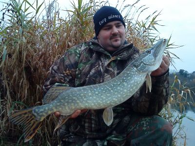 Hecht, 70 cm, gefangen im November 2010 von Mirco Frank im Stadtteich 1.