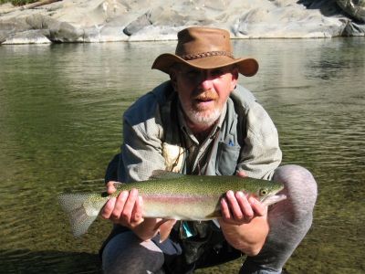 Fliegenfischen am Waioeka River.jpg