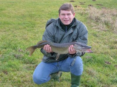 Hecht, 79cm gefangen im Dezember 2011 von Stefan Hoffmann  im Teich Wittig.