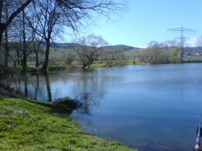 Teich Berkwiese bei Breitenbach im Fruehjahr(3).JPG