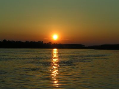 Sonnenuntergang am Po.jpg